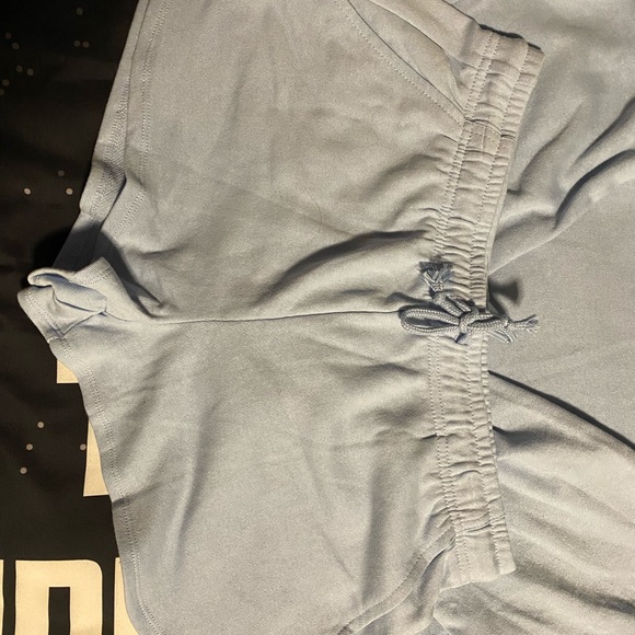 Lounge Set - Picture 4 of 6